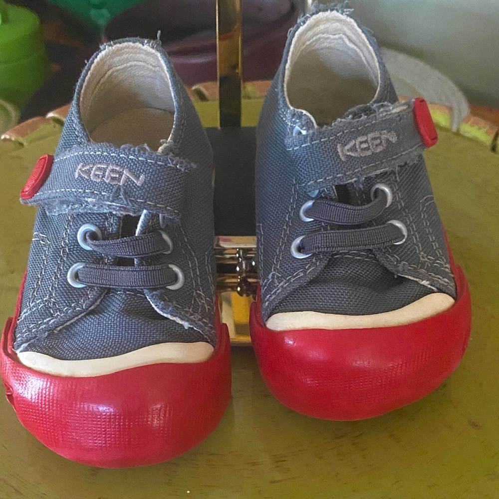 Keen Canvas Rubber Toe Sneakers Toddler Size 4